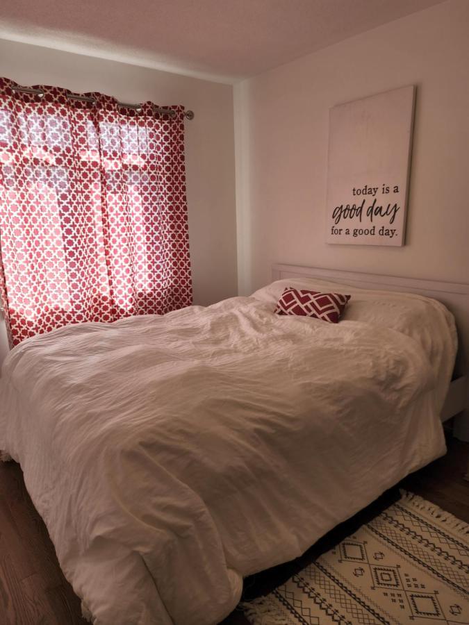 Place You Can Call Home !!! Near Ottawa Airport المظهر الخارجي الصورة