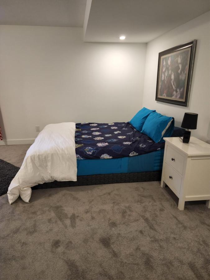 Place You Can Call Home !!! Near Ottawa Airport المظهر الخارجي الصورة